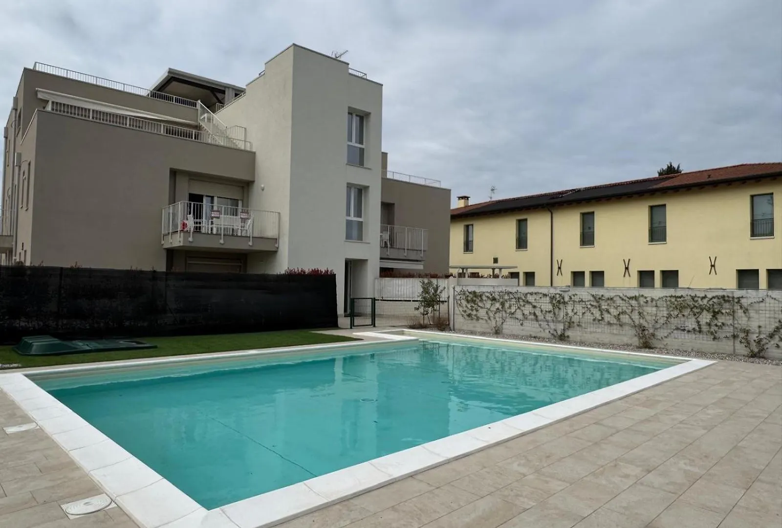 The Lake Breeze - Residence With Pool Peschiera del Garda 0*,  Italy
